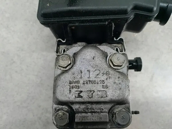 Bomba de direção assistida Saab 9-3 II 12785125 KYB image 3