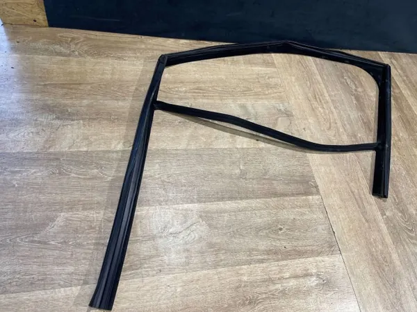 Joint de vitre porte avant gauche J8A221597A Range Rover Velar image 4