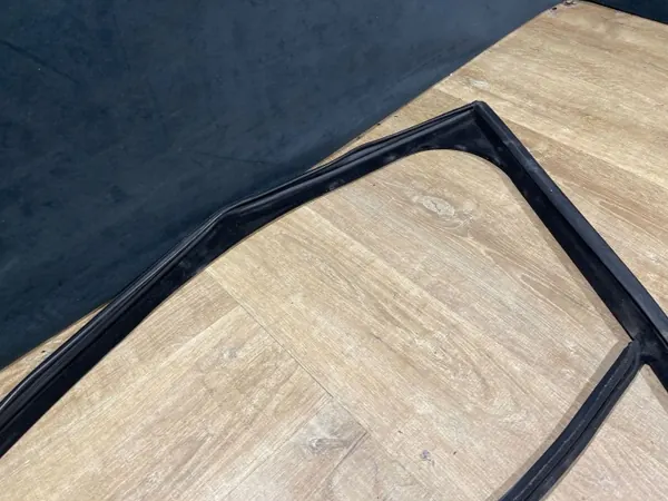 Joint de vitre porte avant gauche J8A221597A Range Rover Velar image 5