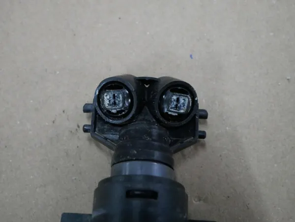 BMW X1 E84 vasen ajovalopesuputki OEM 7321891 image 3