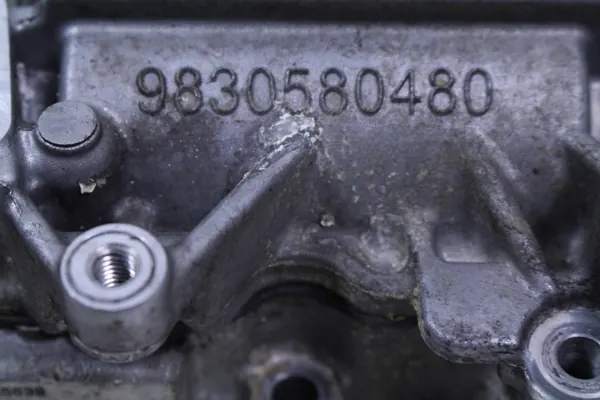 Couvercle d'Arbre à Cames OEM 9830580480 1.5HDI image 4