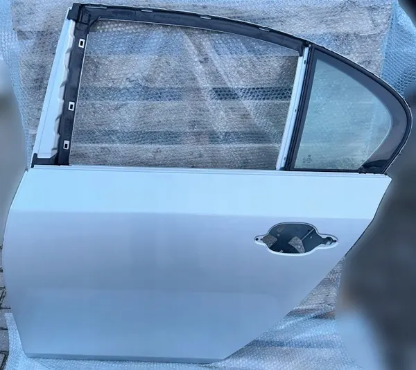 BMW E60 Bakdörr OEM TITANSILBER 354/7 Sedan image 2