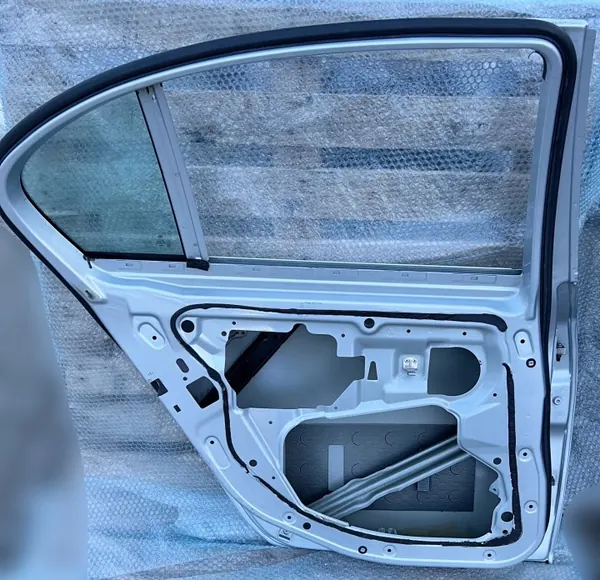 BMW E60 Bakdörr OEM TITANSILBER 354/7 Sedan image 10