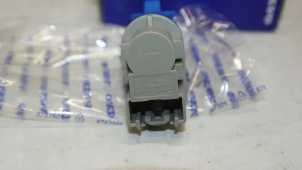 Volvo OE 31264377 Bromsljussensor - Begagnad image 8