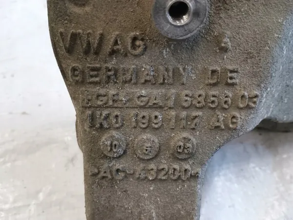 Getriebehalterung OEM 1K0199117AG Gebraucht image 3
