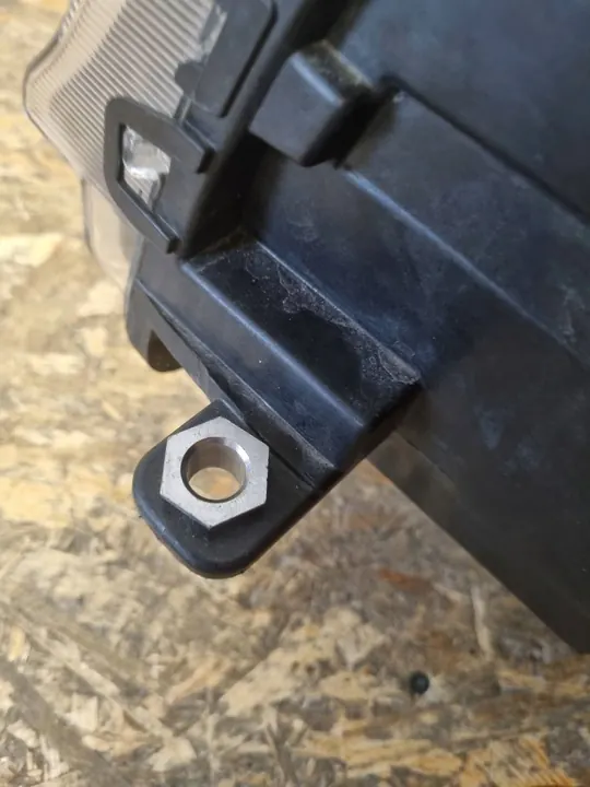 VW Caddy IV Oikea Ajovalaisin Eurooppalainen image 3