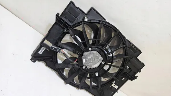 Radiatorventilator MX73-8C607-AC voor Jaguar XE X760 image 3