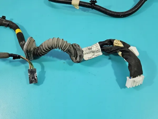 Feixe porta dianteira direita Renault Kadjar OEM 241253290R image 4