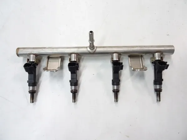Carril inyector MG OE OEM 136761 para MG3 1.5 Híbrido image 2