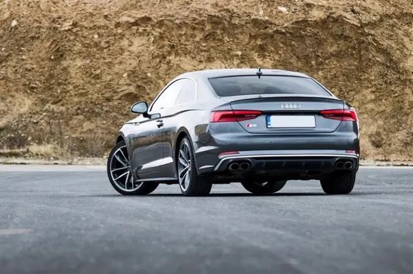 OEM 9205848594949 Spoiler Audi A5 S5 - Usado image 2