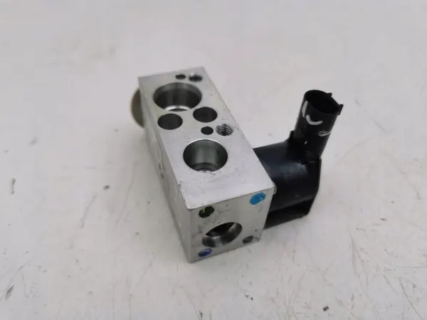 Soupape d'expansion A/C BMW OEM 9287283 - Occasion image 2