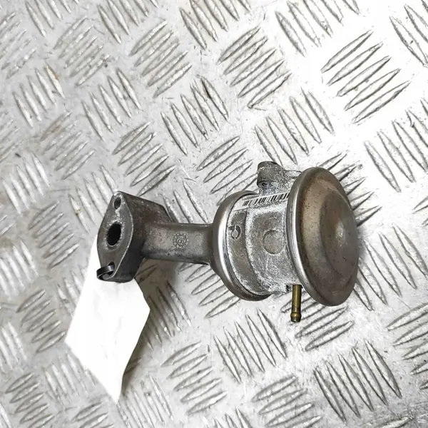 Motorutrymmet delar Audi A5 Cabrio 3.0L OEM 06E131101K image 4