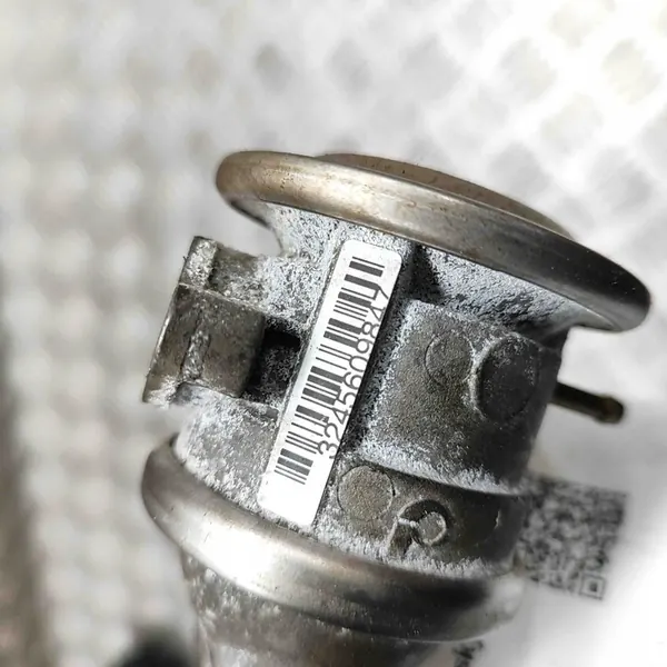 Motorutrymmet delar Audi A5 Cabrio 3.0L OEM 06E131101K image 5