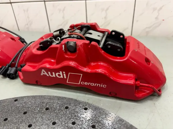 Audi RSQ3/RS3 Keramik-Bremskit OEM 83A615301D/302D image 3