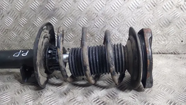 OEM 824904012982 Para-lamas Dianteiro Direito Mercedes Classe C image 6