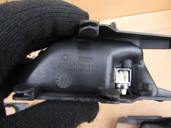 OEM 1247600161/0261 Mercedes W124 Türgriffe Set image 8