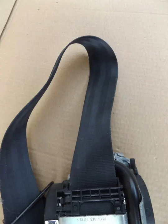 Voorste rechter veiligheidsgordel OEM 868840008R Renault Megane III image 3