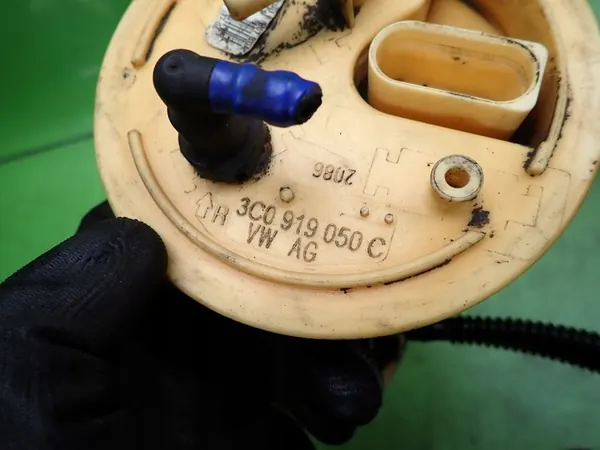 Sensor de nível de combustível VW PASSAT B6 2.0 TDI image 3