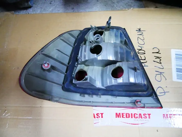 BMW E46 Sedán Lámpara Trasera Derecha 6910532 image 4