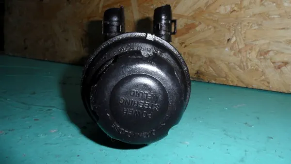 Bremsflüssigkeitsbehälter OEM 16324682219 Hyundai image 4