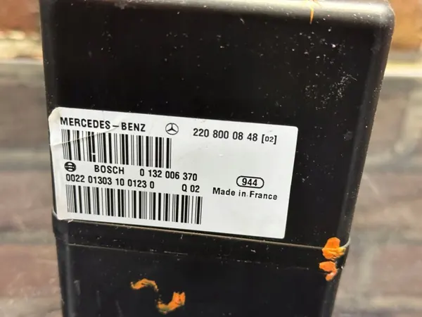 Bomba de fecho central Mercedes OEM 2208000848 image 4