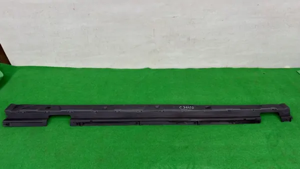 Porsche Macan Höger Tröskellist OEM 95C853752B image 2