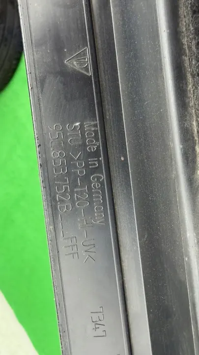 Porsche Macan Höger Tröskellist OEM 95C853752B image 4