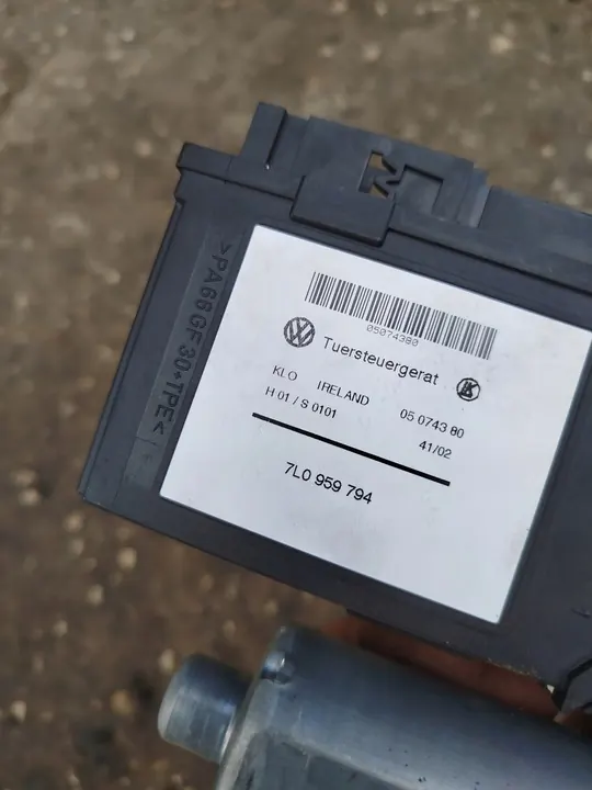 Motor do limpador traseiro direito Volkswagen Touareg 7L image 4