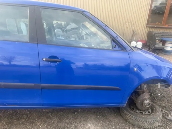 Puerta delantera derecha SKODA FABIA II OEM 4590 image 2