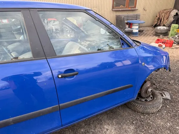 Puerta delantera derecha SKODA FABIA II OEM 4590 image 3