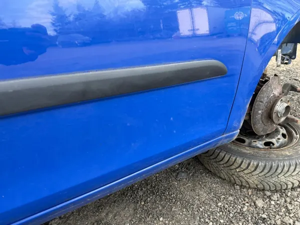 Puerta delantera derecha SKODA FABIA II OEM 4590 image 6
