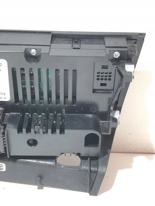 Audi A4/S4 B8 ilmastointipaneeli OEM 8K2820043BB image 7