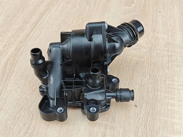 Thermostatgehäuse OEM 8581627 für BMW 2.0D image 2
