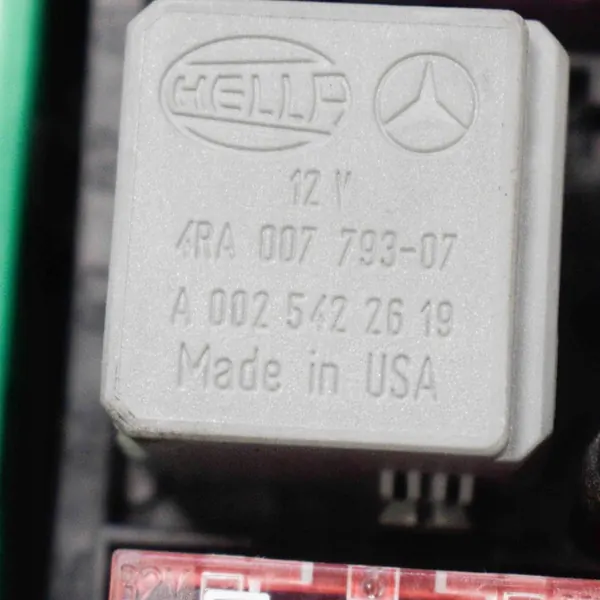 Caixa de fusíveis MERCEDES-BENZ E (W212) A0025422619 image 5