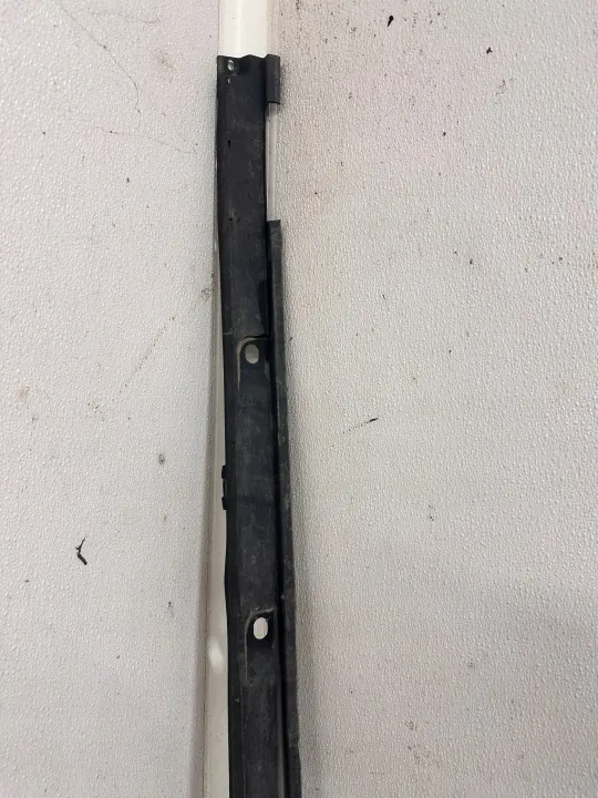 OEM 83A853890 Moldura de soleira direita Audi Q3 image 4