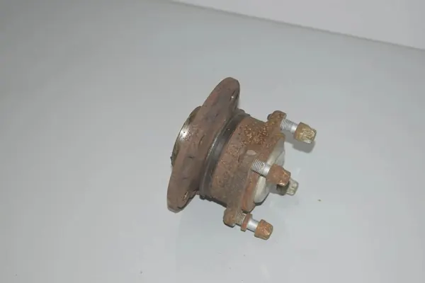 Cuscinetto ruota posteriore sinistra BMW F40 2.0L Diesel 2020 image 3