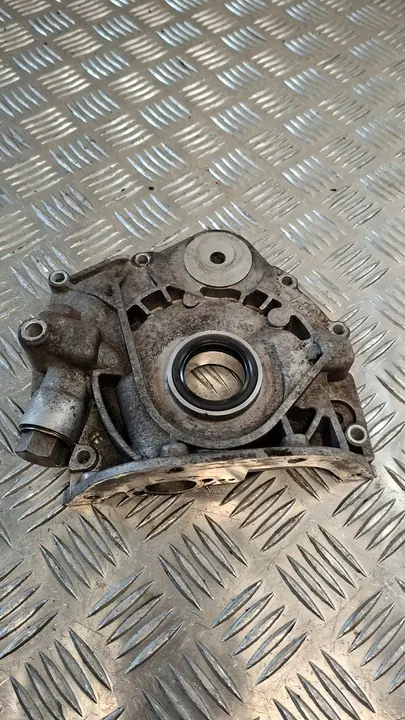 OLJEPUMP VOLKSWAGEN LT 2 II 01- 2.5D 074115109B image 5