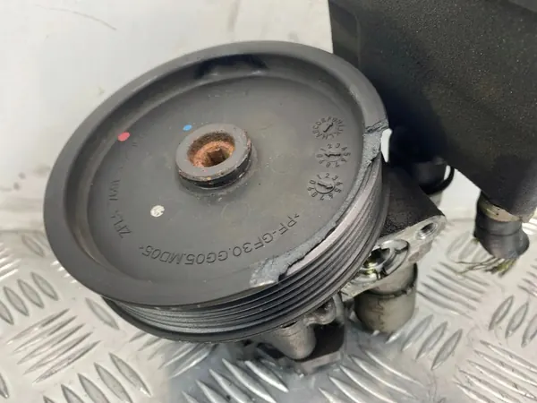 Servostyrningspump Mercedes E350 W212 A0064664501 image 5