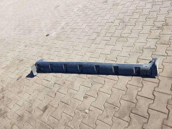 Barra de umbral derecha OEM 764260812R para Dacia Duster image 2