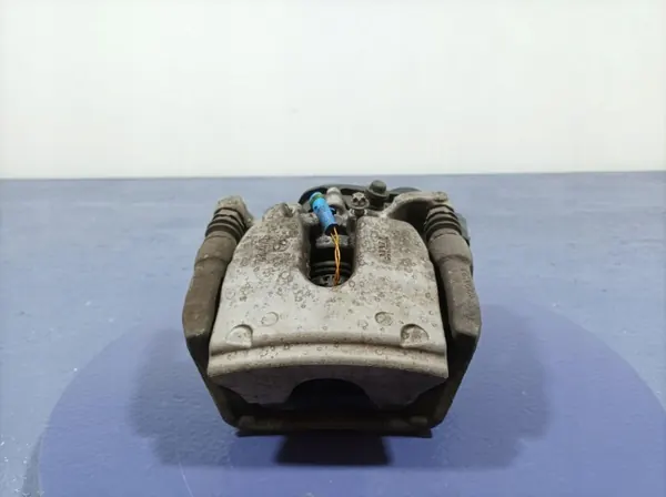 Mercedes E W213 takaoikea jarrupuristin OEM A0044235898 image 2