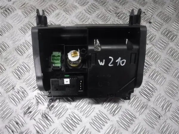 Cendrier Avant OEM 0005425811 pour Mercedes W210 image 3