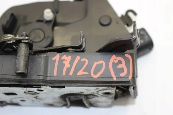 BMW E46 Coupe Cabrio Framdörrslås Höger 7011250 image 4