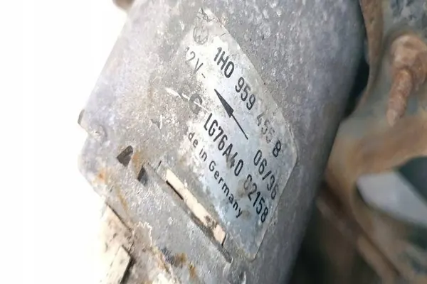 Framstötfångare VW PASSAT B3/B4 1H0959455B image 2