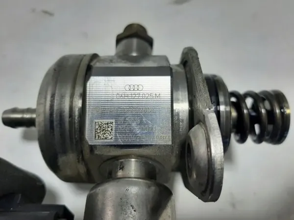 Bränslepump OEM 06H127025M för VW Passat B6 1.8L image 4