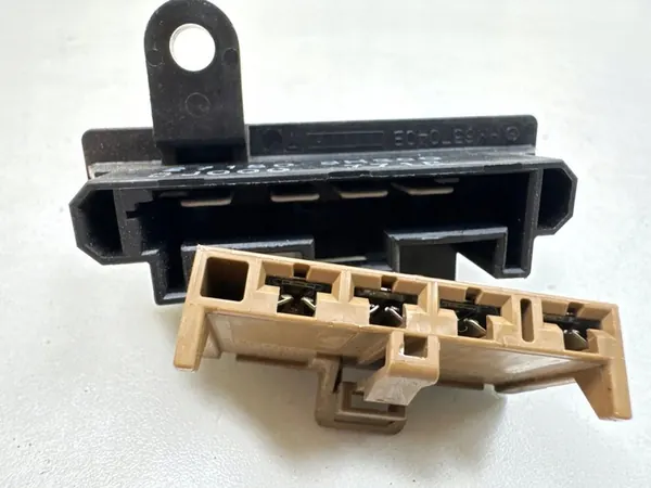 Nissan OE 271508H300 ventilatorweerstand image 2