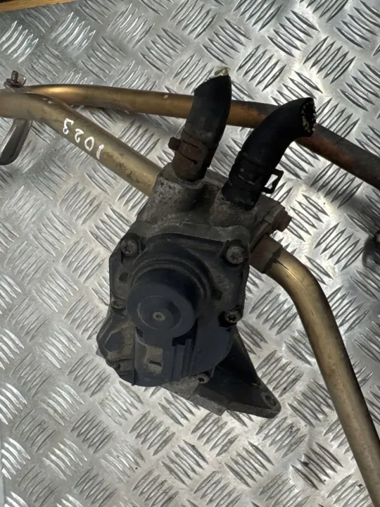 Válvula EGR usada OEM A2C53082890 para VW Passat B6 image 3