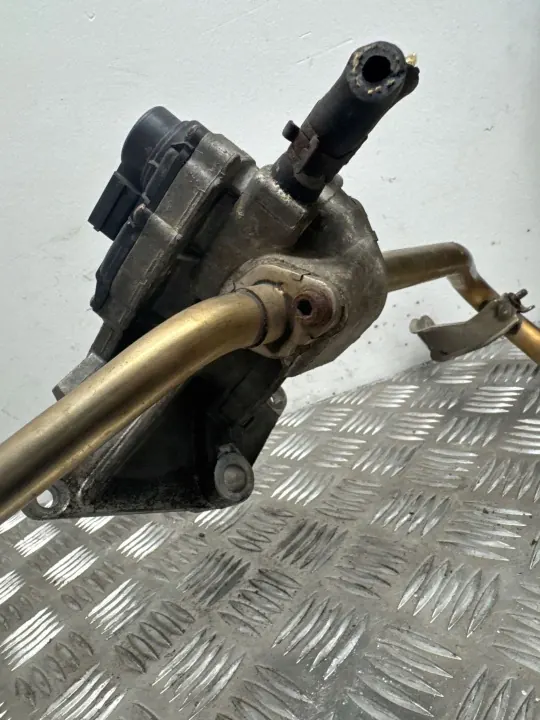 Válvula EGR usada OEM A2C53082890 para VW Passat B6 image 4