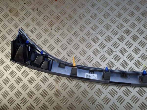 Garniture de hayon d'occasion OEM 87311-N7000 Hyundai Tucson image 4