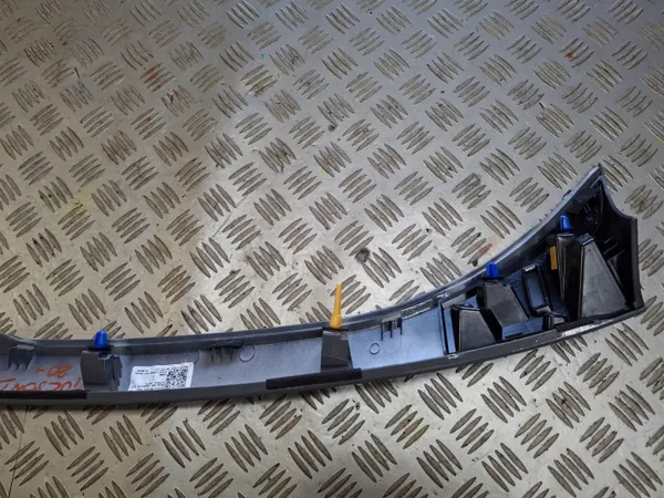 Garniture de hayon d'occasion OEM 87311-N7000 Hyundai Tucson image 5