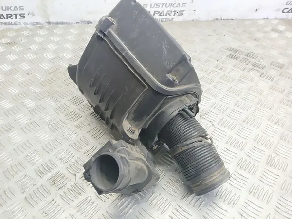 VW PASSAT B6 Ilmansuodattimen Kotelo 1K0129607C image 2